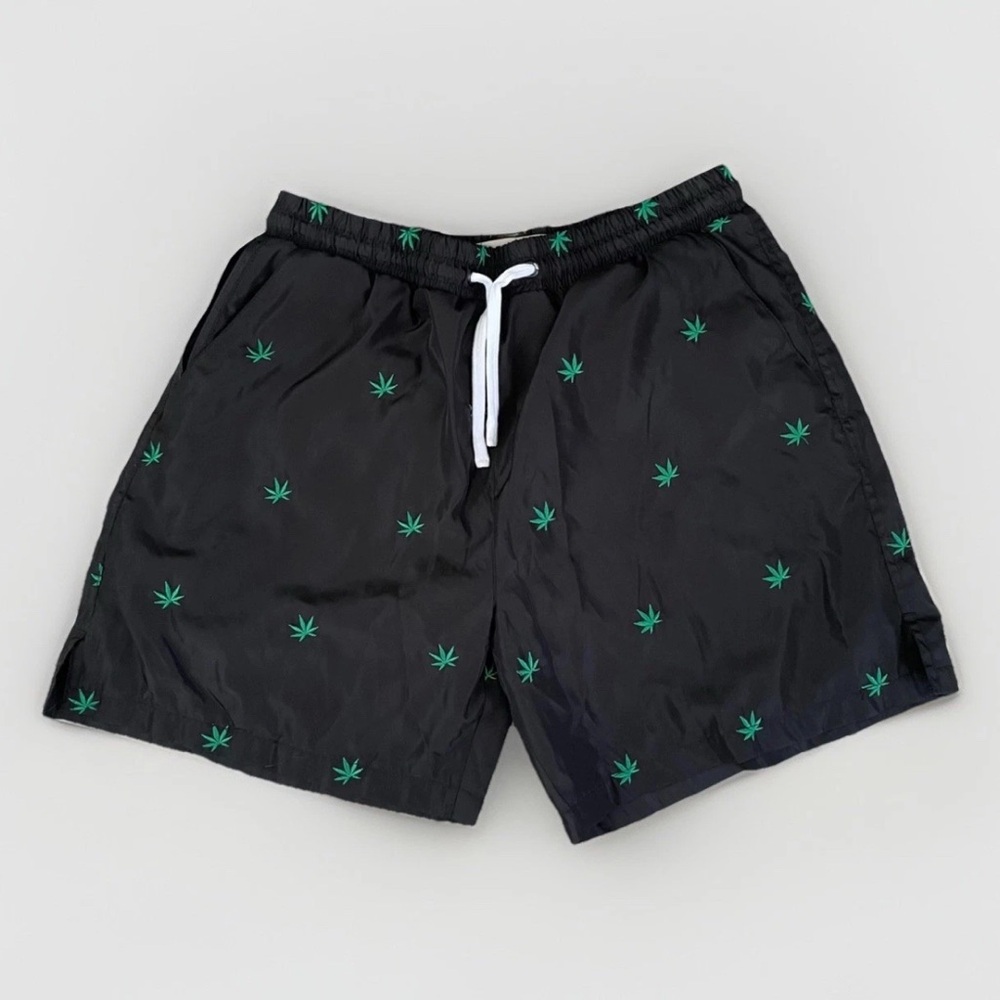 Maison Article Shoe Palace Hybrid Shorts LARGE Marijuana Leaf Embroidered Black
